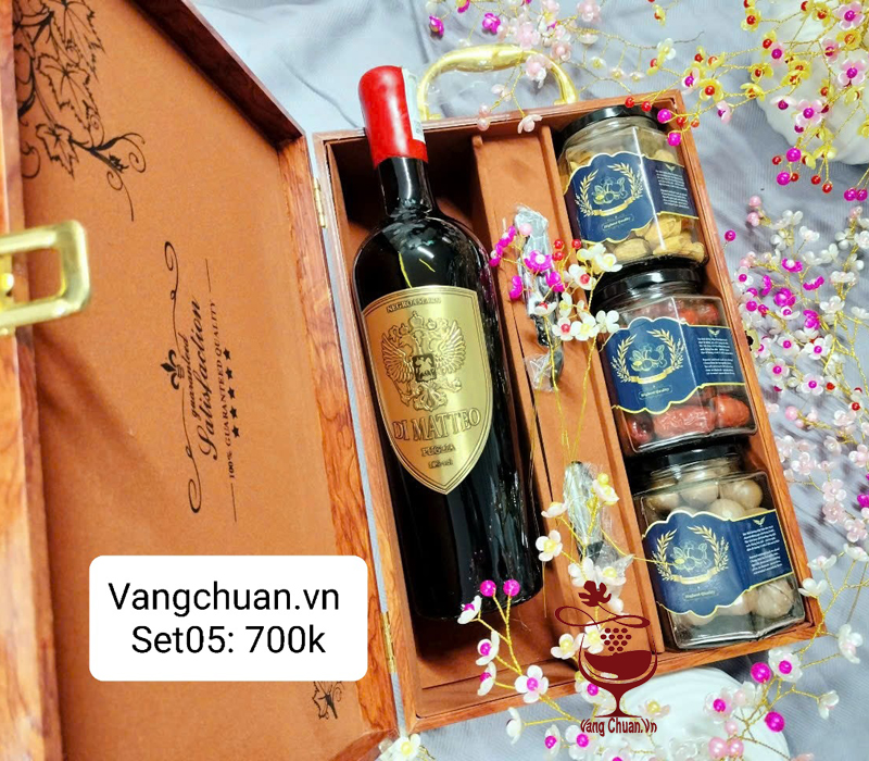 vang-chuan-vn-set-qua-ruou-vang